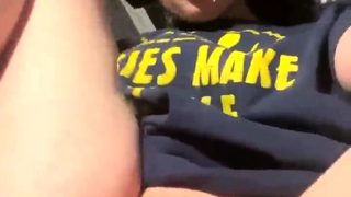 Cute amateur teen girl toying her pussy in bed on cam