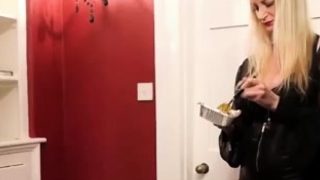 Milf blonde hardcore cumshot